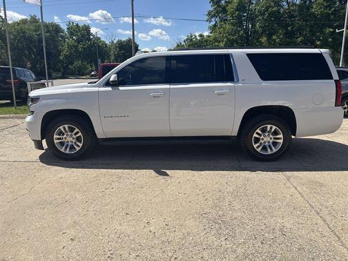 Summit White 2018 Chevrolet Suburban LT