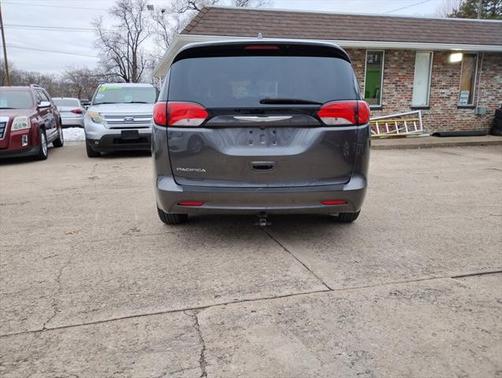 2017 Chrysler Pacifica Touring