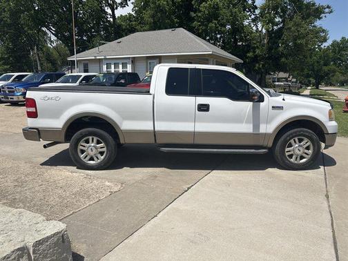 Oxford White Clearcoat 2004 Ford F-150 Lariat