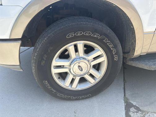Oxford White Clearcoat 2004 Ford F-150 Lariat