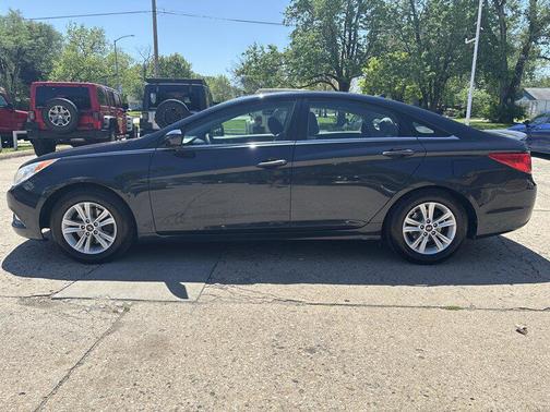 Midnight Black Mica 2013 Hyundai SONATA GLS