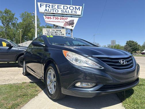 Midnight Black Mica 2013 Hyundai SONATA GLS