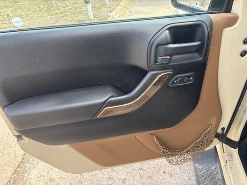 2011 Jeep Wrangler Unlimited Sahara