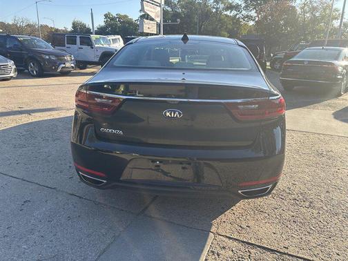 2017 Kia Cadenza Premium