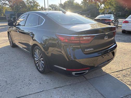 2017 Kia Cadenza Premium