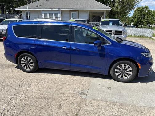 2021 Chrysler Pacifica Hybrid Touring L