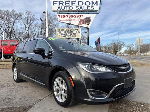 2018 Chrysler Pacifica Touring-L