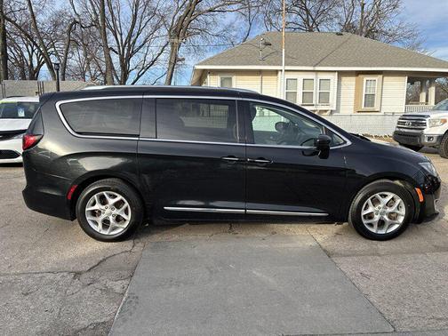 2018 Chrysler Pacifica Touring-L