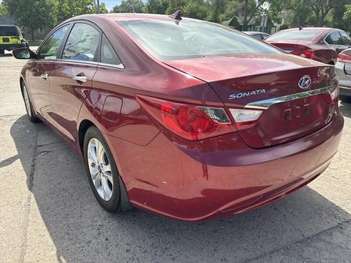 2011 Hyundai SONATA Limited