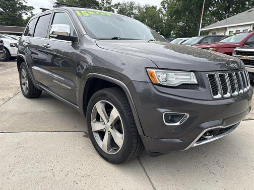 Granite Crystal Metallic Clearcoat 2015 Jeep Grand Cherokee Overland