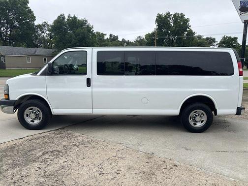 Black Granite Metallic 2009 Chevrolet Express 3500 Base