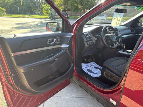 Ruby Red Metallic Tinted Clearcoat 2019 Ford Explorer XLT