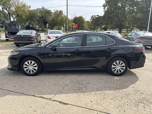 2022 Toyota Camry LE