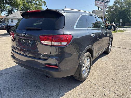2017 Kia Sorento LX