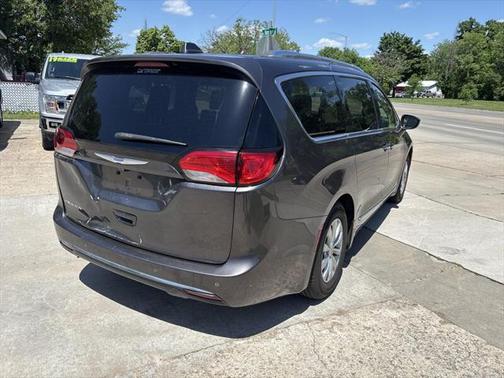 2018 Chrysler Pacifica Touring-L