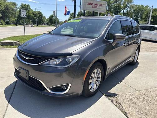 2018 Chrysler Pacifica Touring-L