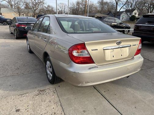 2004 Toyota Camry LE