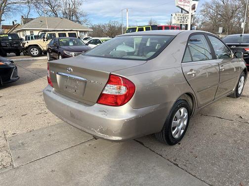 2004 Toyota Camry LE