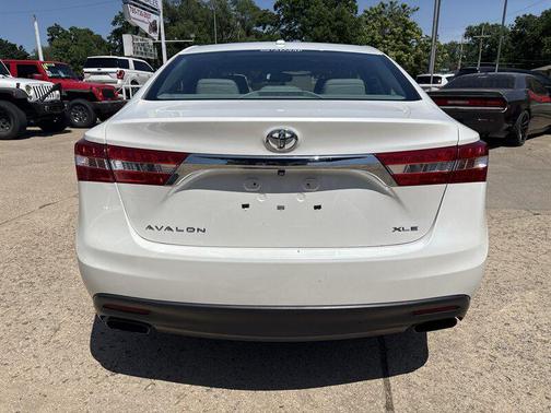 Blizzard Pearl 2014 Toyota Avalon XLE Premium