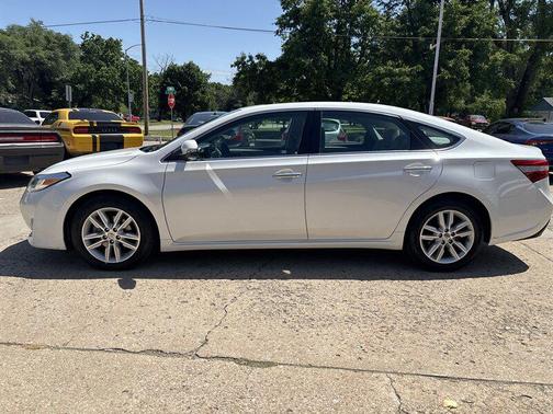 Blizzard Pearl 2014 Toyota Avalon XLE Premium