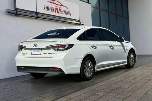 2016 Hyundai SONATA Hybrid SE