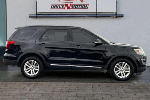 Shadow Black 2016 Ford Explorer XLT