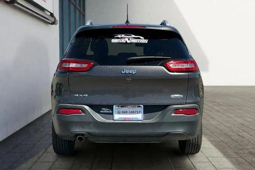 Granite Crystal Metallic Clearcoat 2018 Jeep Cherokee Latitude Plus