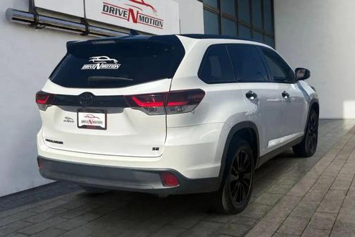 Blizzard Pearl 2019 Toyota Highlander SE