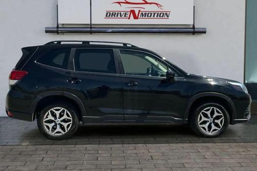 Crystal Black Silica 2023 Subaru Forester Sport