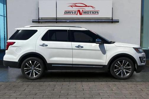 White Platinum Metallic Tri-Coat 2016 Ford Explorer Platinum