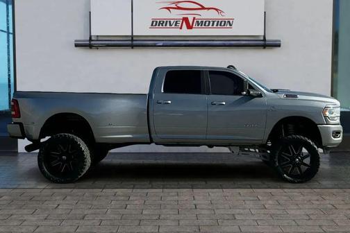 2020 RAM 3500 Big Horn Crew Cab 4x4 8' Box