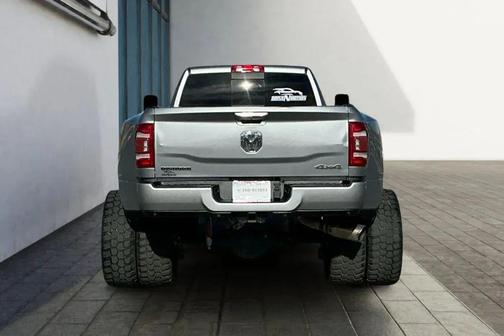 2020 RAM 3500 Big Horn Crew Cab 4x4 8' Box