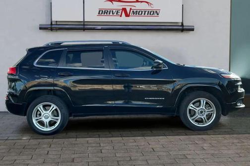 2017 Jeep Cherokee Overland