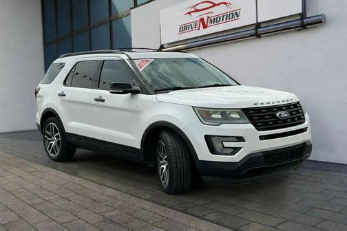 White Platinum Metallic Tri-Coat 2017 Ford Explorer sport