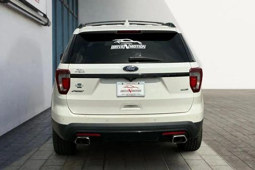 White Platinum Metallic Tri-Coat 2017 Ford Explorer sport
