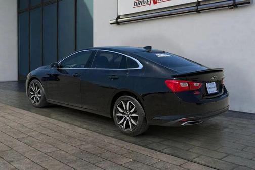 Mosaic Black Metallic 2022 Chevrolet Malibu FWD RS