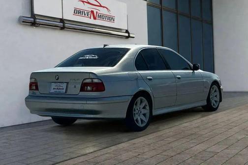 2002 BMW 525 525i Sedan 4D