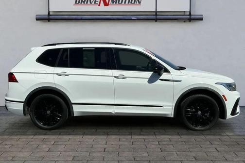 2022 Volkswagen Tiguan 2.0T SE R-Line Black