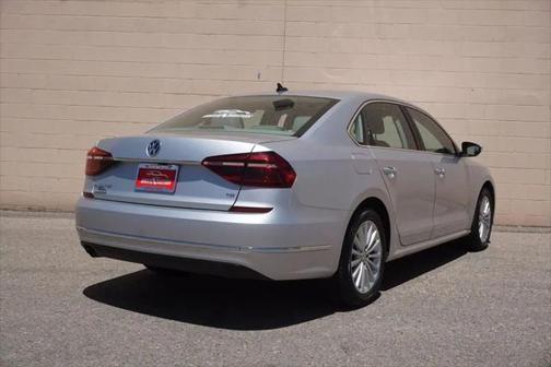 2017 Volkswagen Passat 1.8T SE