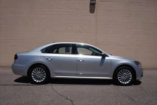 2017 Volkswagen Passat 1.8T SE
