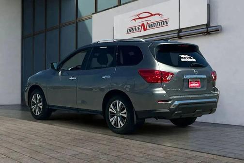 2020 Nissan Pathfinder S 2WD