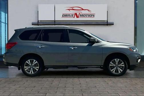 2020 Nissan Pathfinder S 2WD