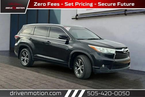 Midnight Black Metallic 2016 Toyota Highlander XLE
