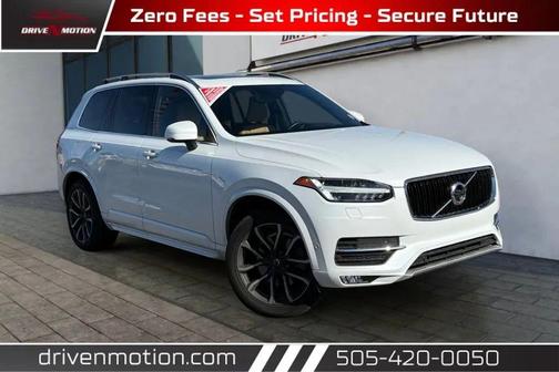 White 2018 Volvo XC90 T6 Momentum