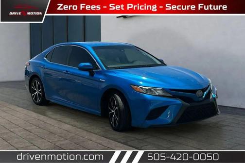 Blue Streak Metallic 2018 Toyota Camry Hybrid SE