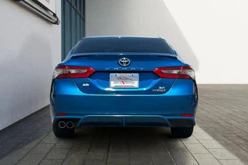 Blue Streak Metallic 2018 Toyota Camry Hybrid SE