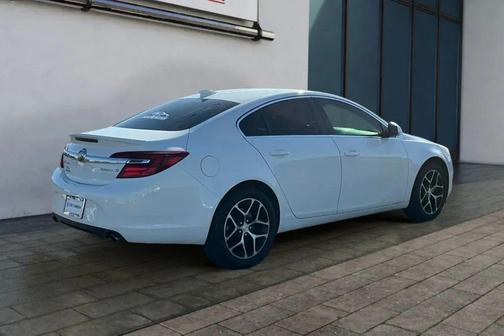 Summit White 2017 Buick Regal Turbo Sport Touring