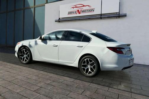 Summit White 2017 Buick Regal Turbo Sport Touring