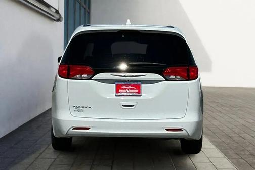 2017 Chrysler Pacifica LX