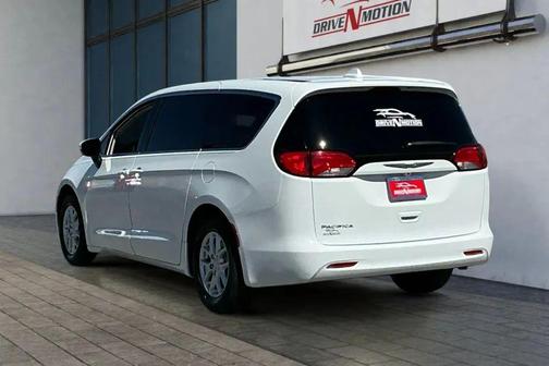 2017 Chrysler Pacifica LX